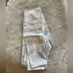 Lululemon Wonder Under 28” White Camo Leggings